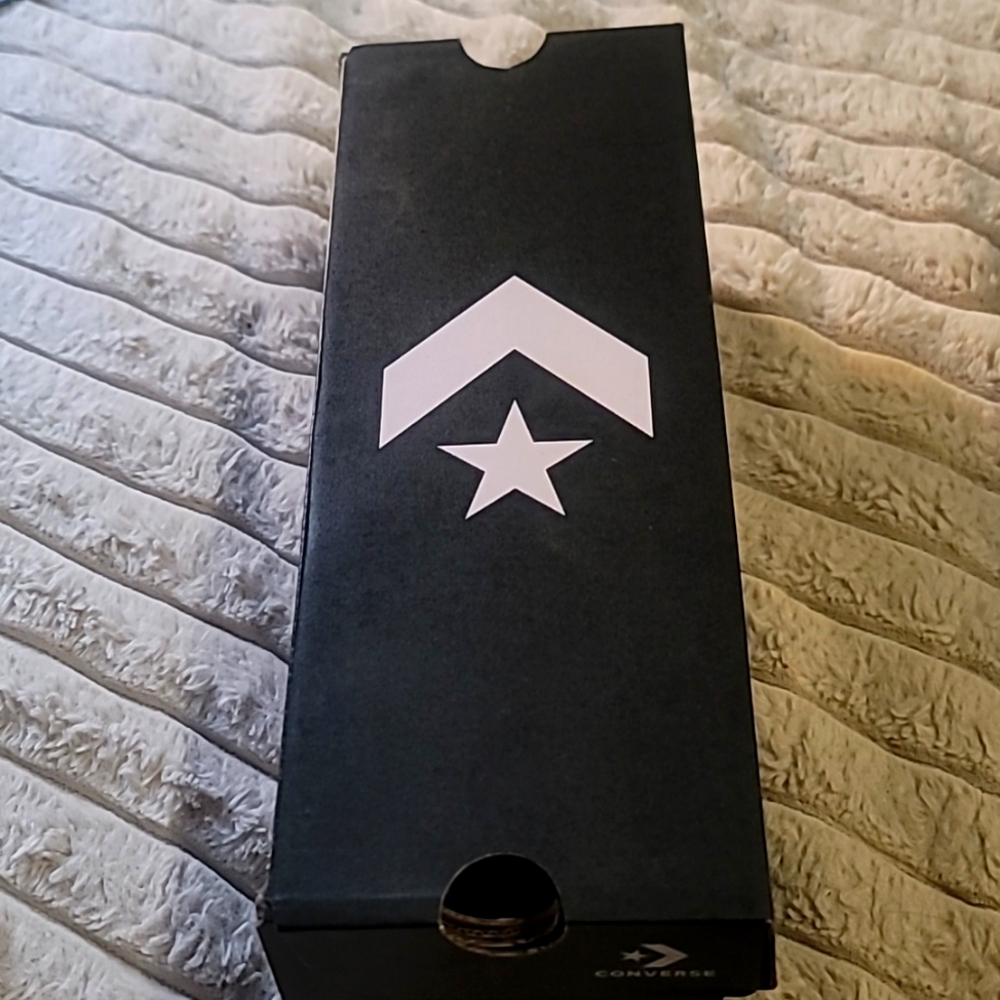 Black converse size 7.5